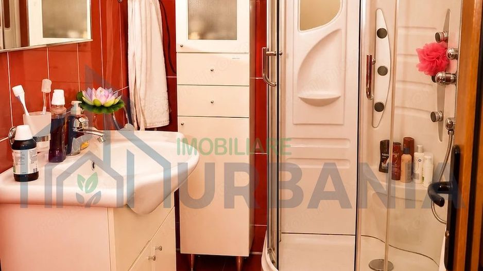 Vilă Ultracentrală Pașcani – Poziție pe Colț, Pereți 60 cm, Mobilată și Utilată - Poză 8