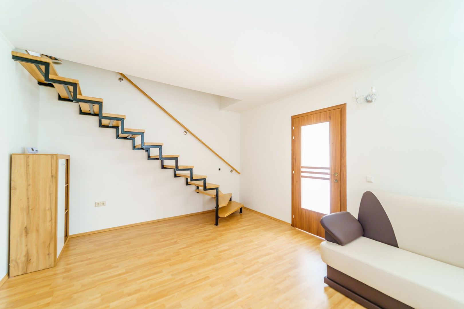 Apartament la casă zona Uta - Poză 9