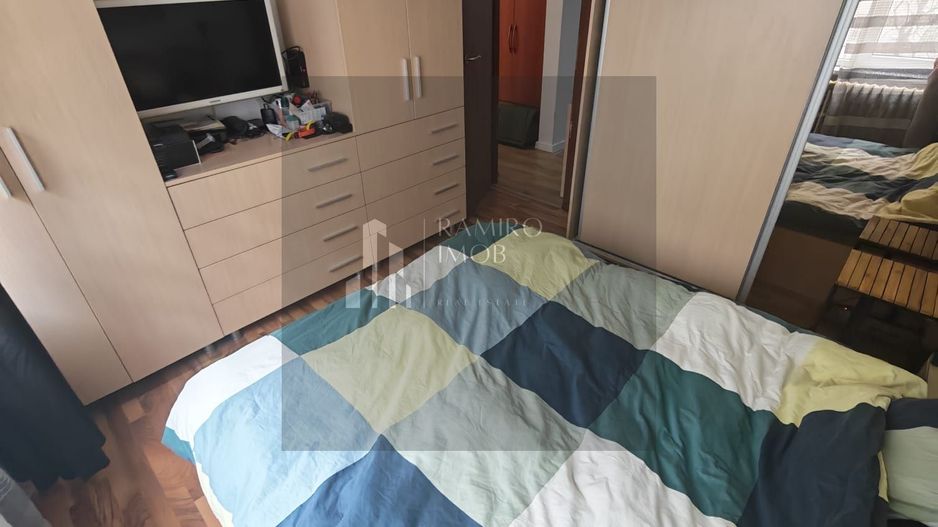 Apartament 3 camere decomandat An 1982 Anvelopat Etaj 1 Titan - Poză 3