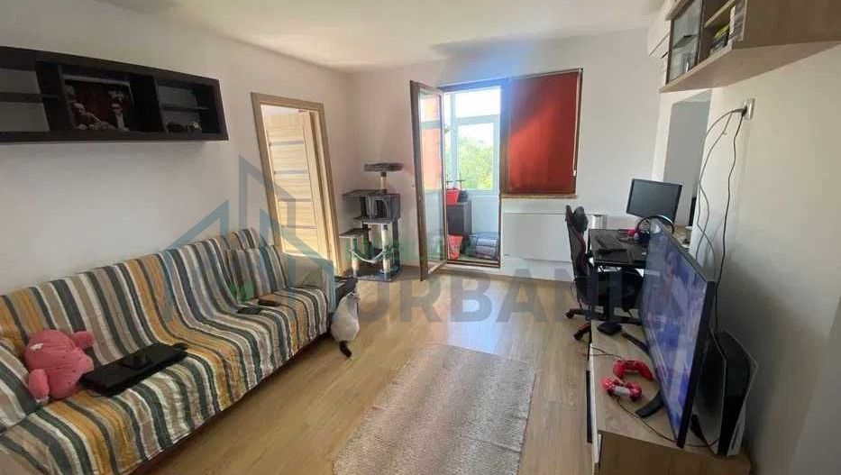 Apartament cu 2 camere în zona Podu Roș, vizavi de Colegiul Emil Racoviță - Poză 1