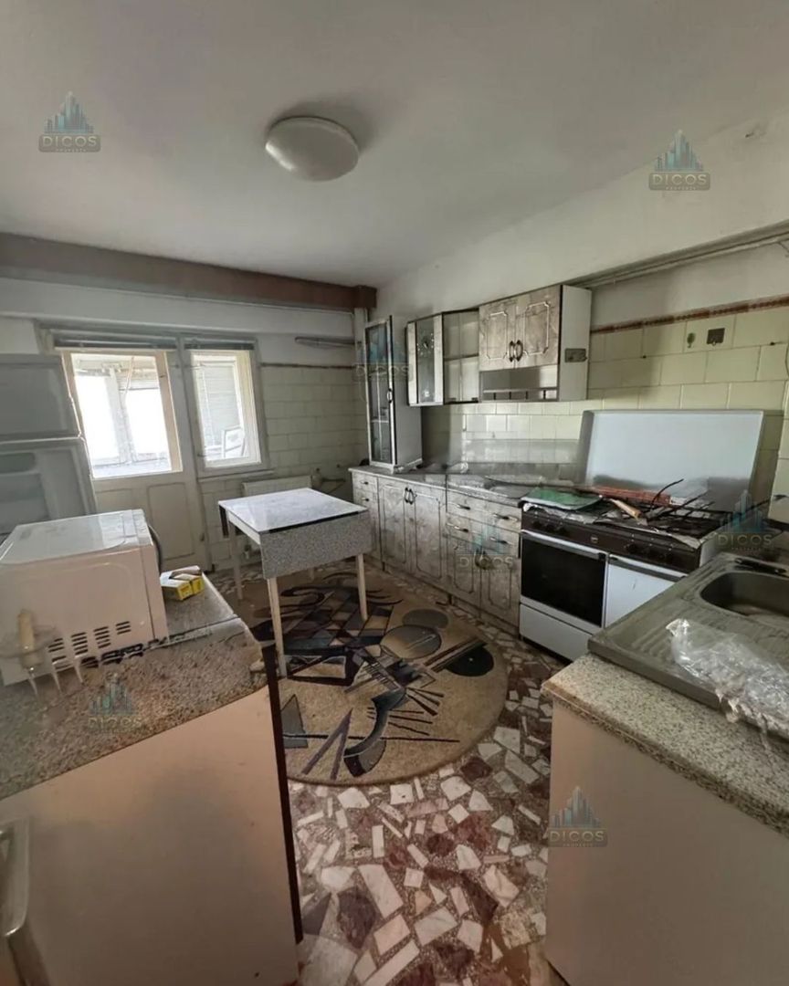 Apartament 4 Camere – Lângă Liceul Maiorescu, Giurgiu - Poză 3