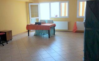 De vanzare apartament cu 3 camere, General, etaj 5/5 cu lift, 120.000 euro - Poză 3