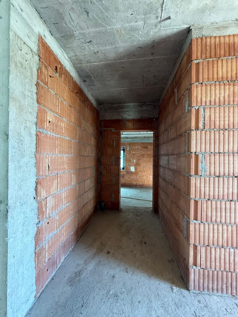 Casa individuala- 3 dormitoare - teren mare -Dumbravita - Poză 5