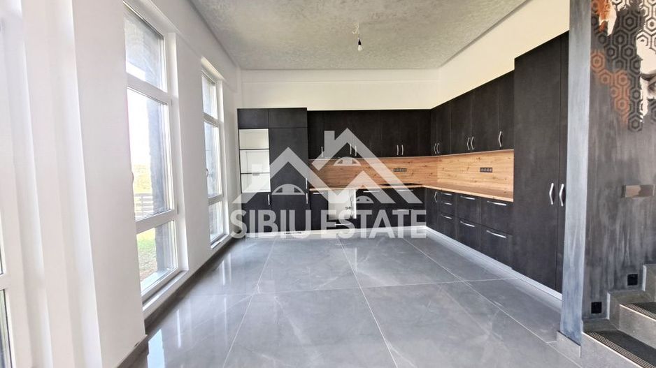 Casa Sibiu Cisnadioara, garaj, piscina, terase panoramice - Poză 6