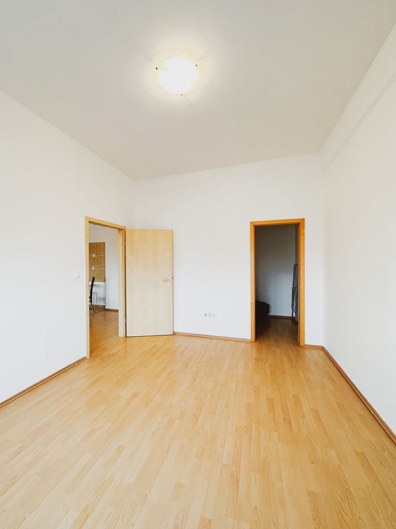 3 camere | 81 mp + 10 mp terasa | Parcare & Lift | Jandarmerie - Garii - Poză 12