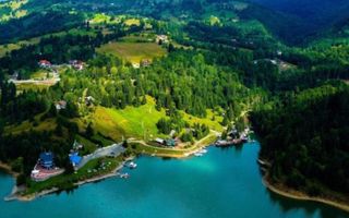 Teren parcelabil cu acces rapid la lacul Colibita - Poză 1