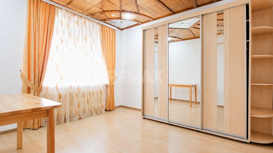 Casă 210 m² cu 5 dormitoare și teren 10 ari – Euroreparație | Drochia, str. Grigore Ureche - Poză 21