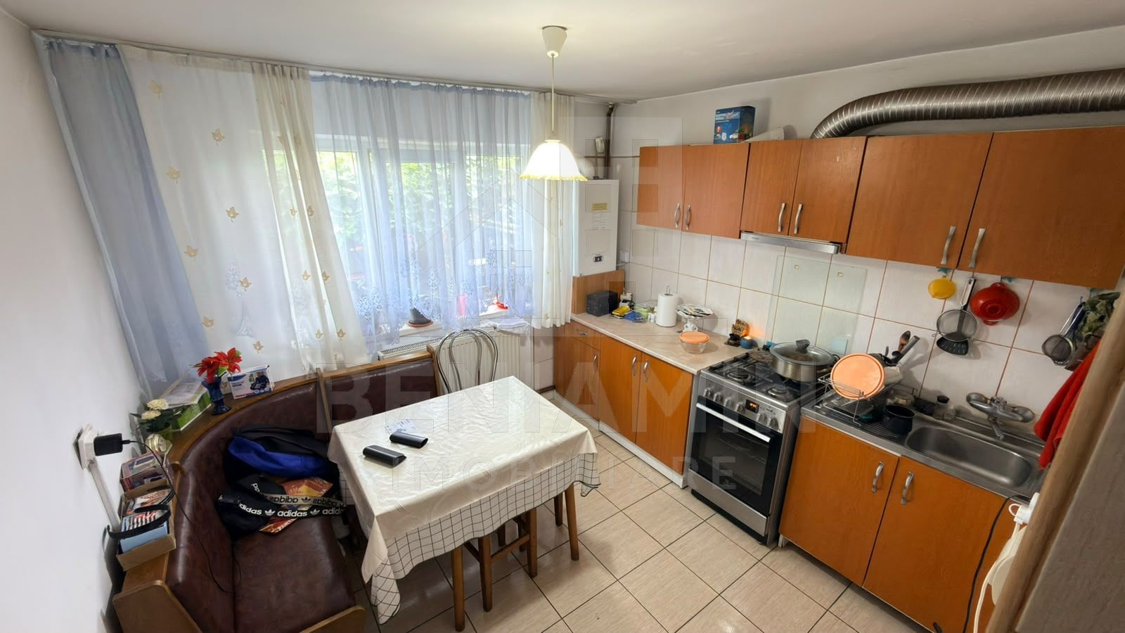 De vanzare casa tip duplex Piata Chiriac 222mp - Poză 3