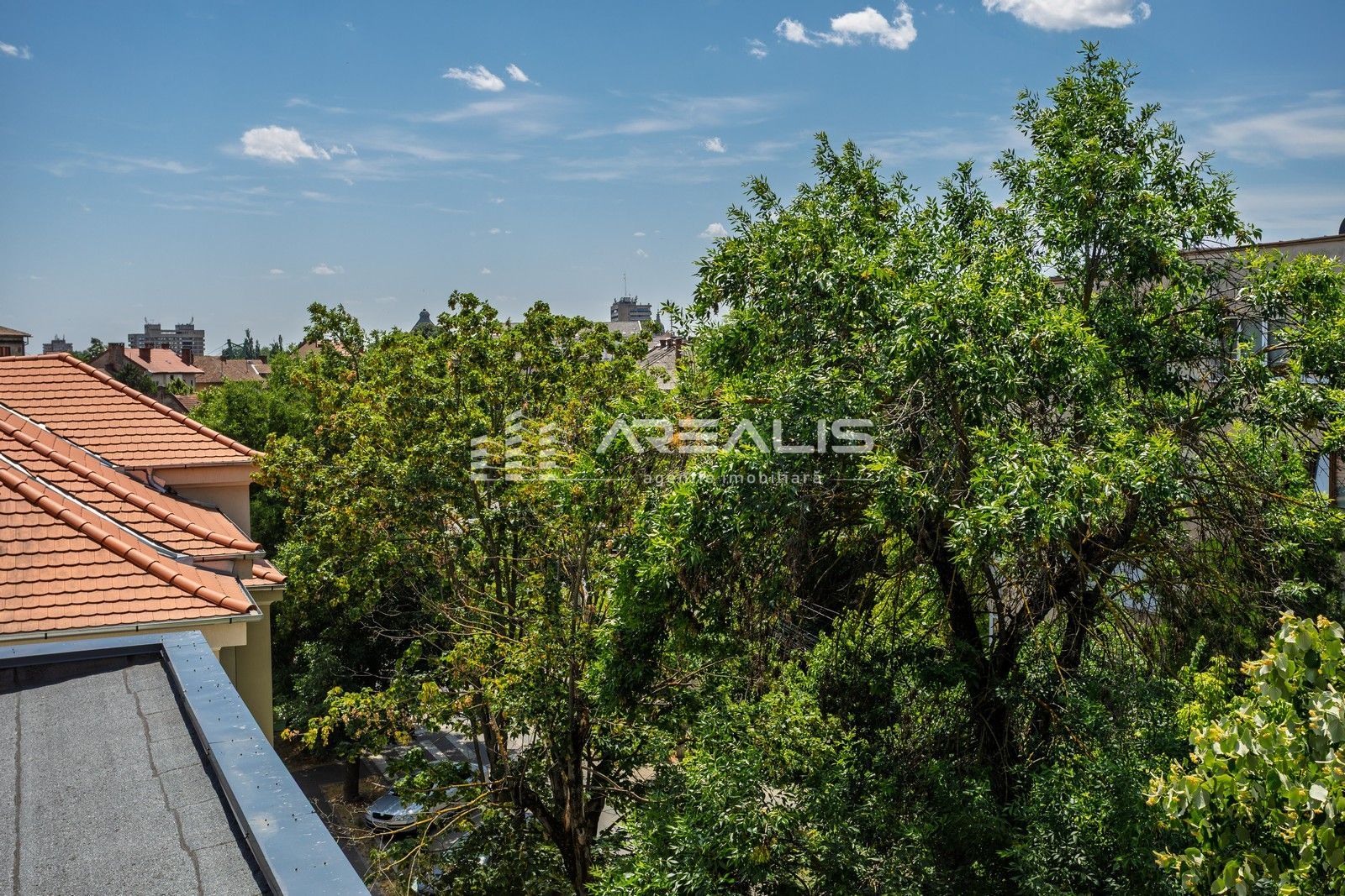 VÂNDUT!!! Apartament 3 camere în zonă centrală - Poză 10