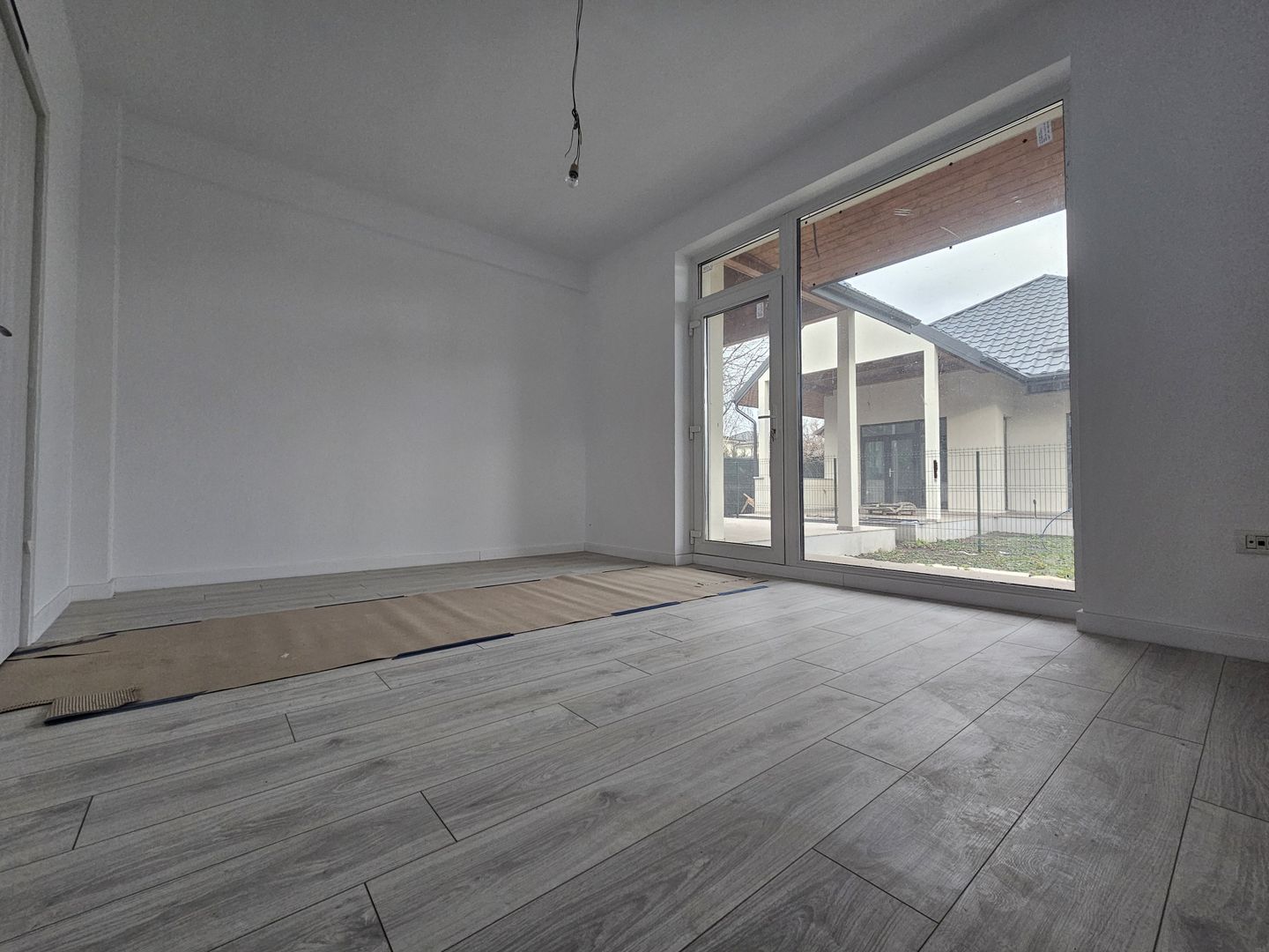 Case Parter Stil Mediteranean de Vânzare în Tunari - 100 metri Padure - Poză 13