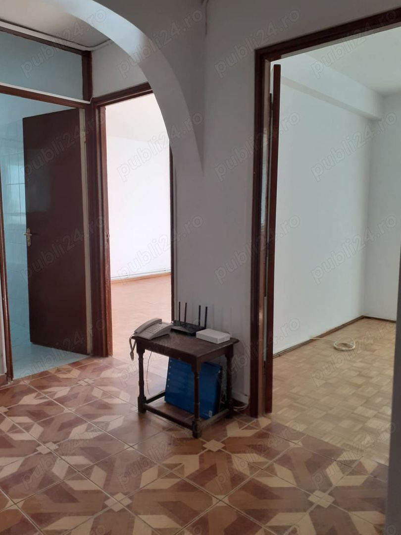 Apartament 3 camere de vanzare pe Bd. Dimitrie Cantemir - Poză 2