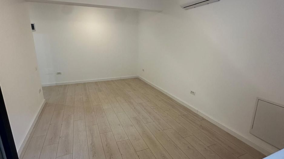 Gars cu gradina, ideal salon sau locuit! - Poză 4