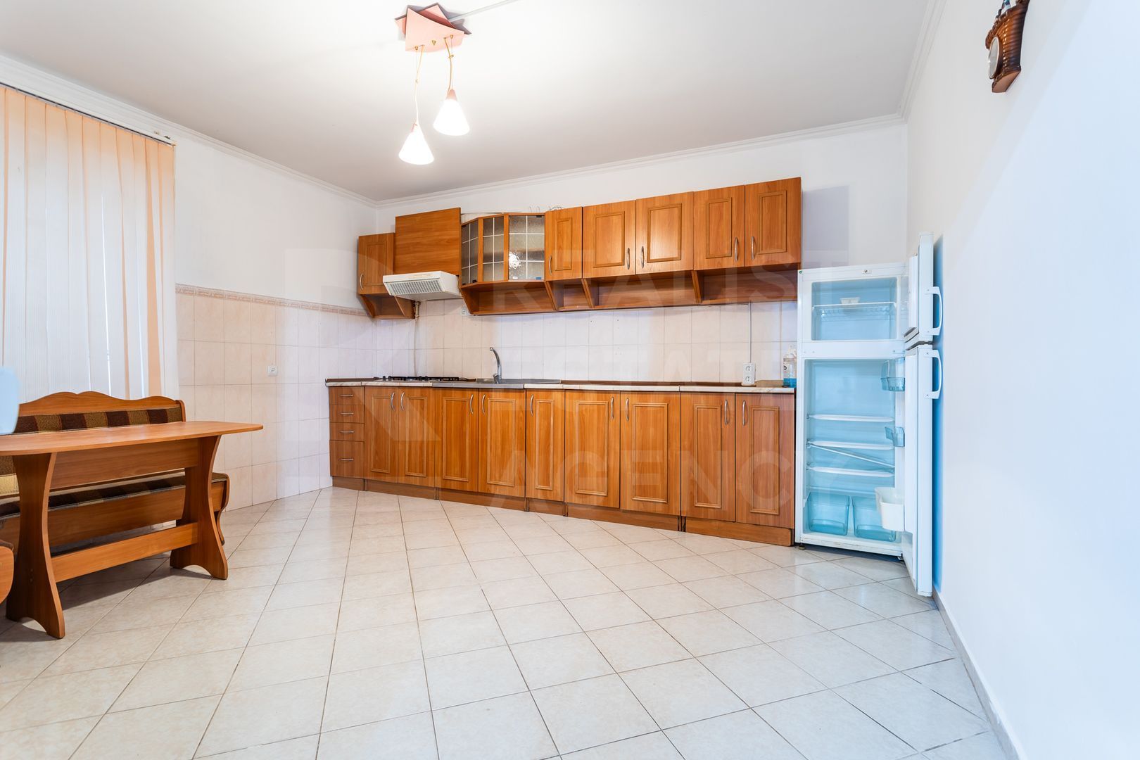 Vânzare, casă 236 mp, str. București, Centru. - Poză 2