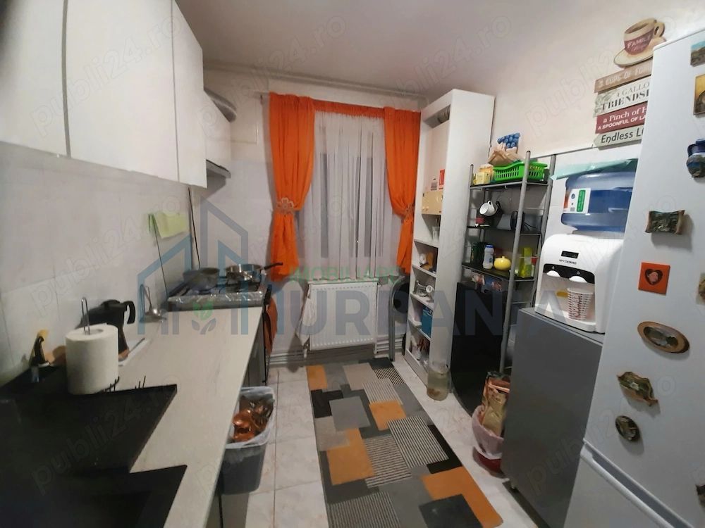 Apartament 3 camere, etaj 4, zona Podul Roș, Iași - Poză 1