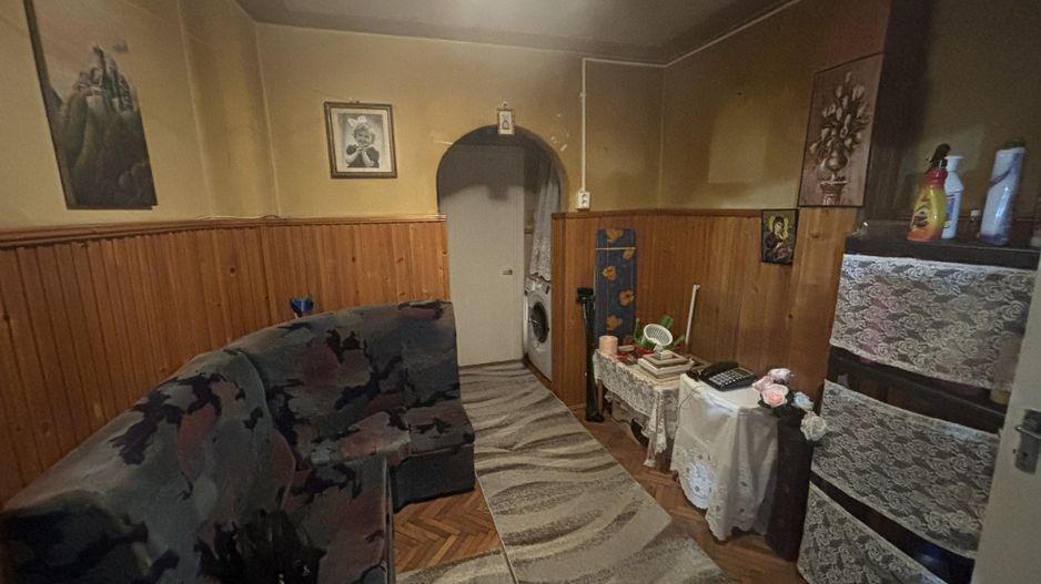 Decomandat la parter in Girocului - Poză 7