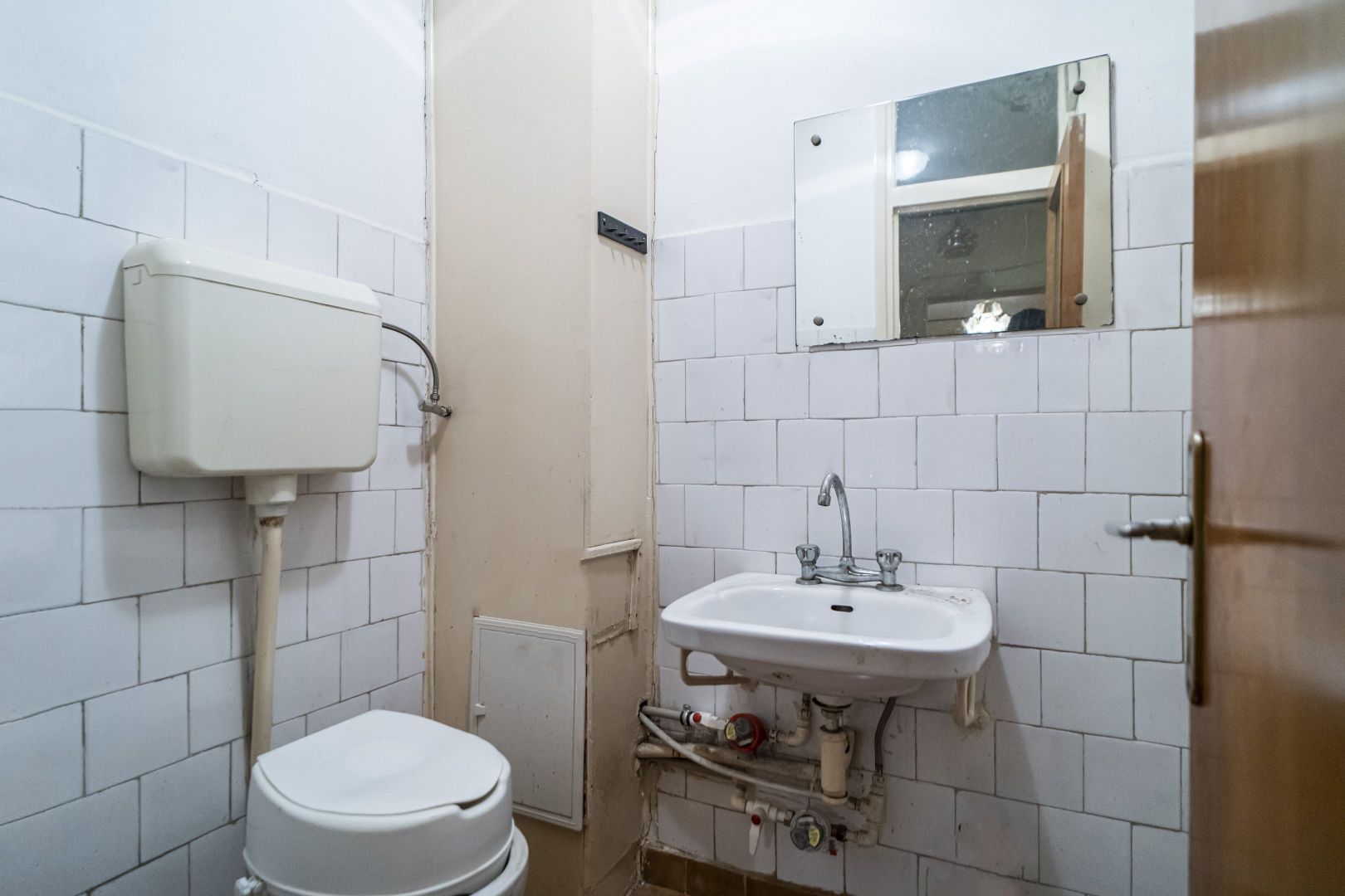 Drumul Taberei 3 camere, 4/10, bloc stradal, c-tie 1980, bucatarie mare, 2 bai - Poză 13