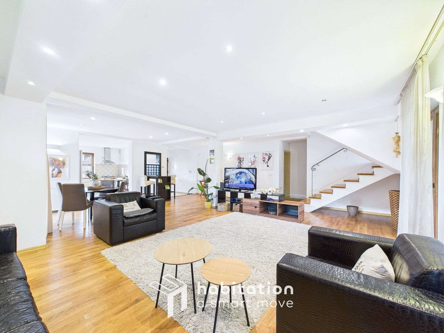 Casă individuală cu spațiu amplu și liniște absolută în Ghiroda - Poză 3