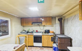 Casă cu 4 camere și 700 mp teren în Cermei - Poză 5