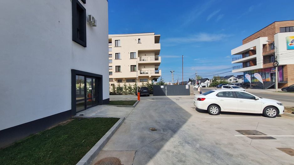 Spatiu Comercial - Bloc Nou - Stradal - 560 mp - 8 parcari - Poză 1
