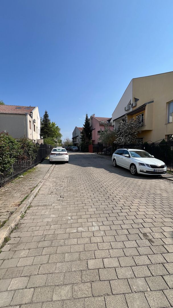 Casa cu 5 camere si garaj - la 100 ml distanta de lacul Grivita - Poză 11