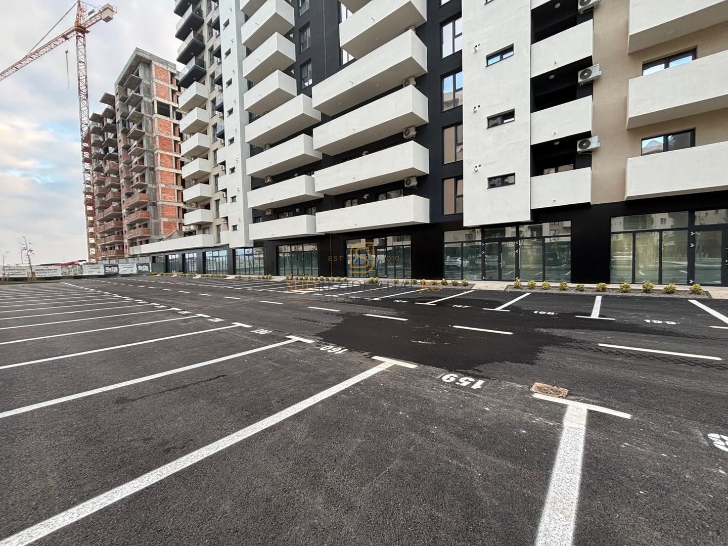 Spatiu comercial excelent, 200 mp, vitrina ampla, locuri de parcare - Poză 7