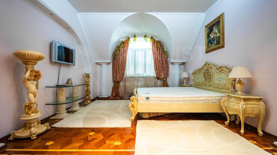 Se oferă spre chirie casă exclusivistă amplasată în Centul orașului - Poză 30