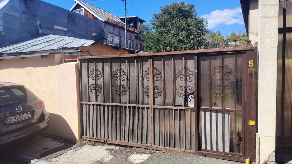 Casă curte proprie, 4 Camere, Curte Generoasă – Dristor - Poză 1