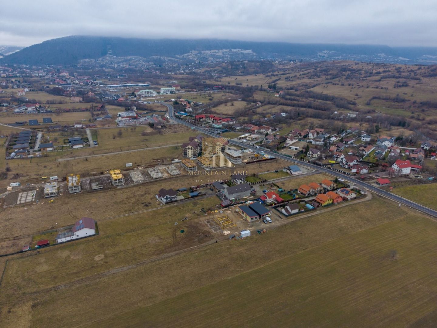 Casă premium la poalele Munților Piatra Craiului și Bucegi - Poză 6