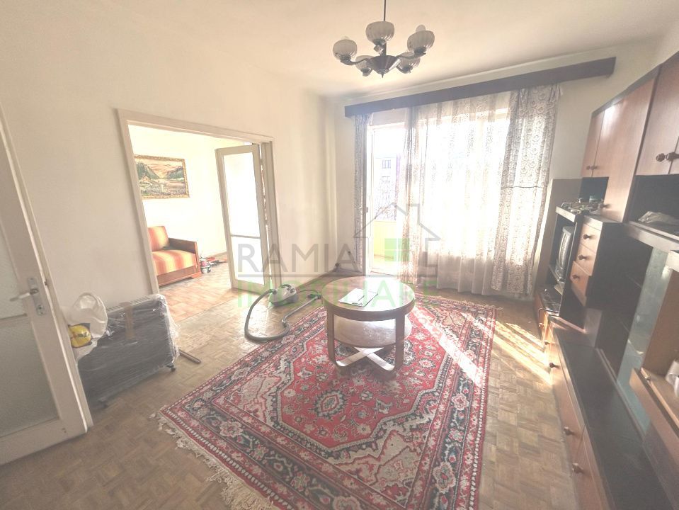 Apartament 2 camere decomandat Tractorul etaj 3 centrală termică nouă - Poză 2