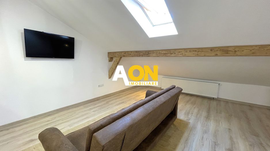 Apartament cu 3 camere, balcon si scara interioara - Poză 11