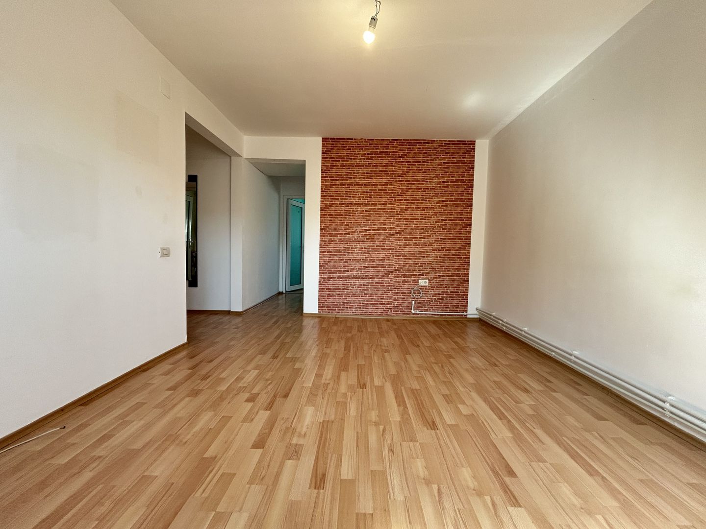 Apartament cu 2 camere de vânzare la mansardă în zona Poarta 6 - Poză 4