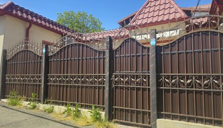 De vanzare casă individuală 3 camere  Str. Vultur, 105.000 euro