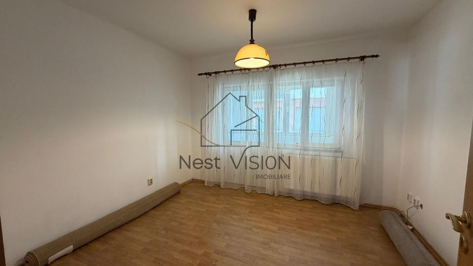 Apartament spațios cu 4 camere cu garaj - zona Ștrand - Poză 10