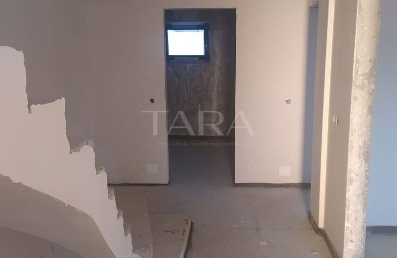 Casa de vanzare tip duplex in cartierul Europa,zona Bibescu - Poză 9