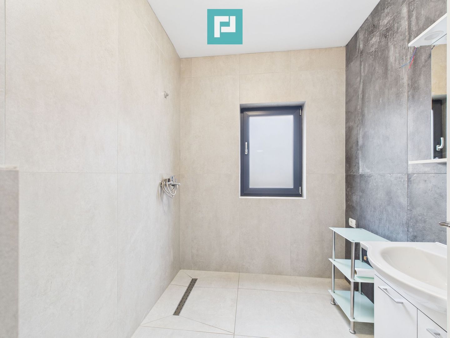 Apartament cu 2 camere, terasă generoasă – Moșnița - Poză 22