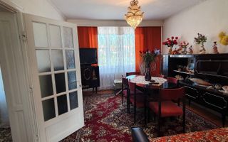 Casa cu 4 camere, garaj, teren 791 mp, zona Schit - Poză 11