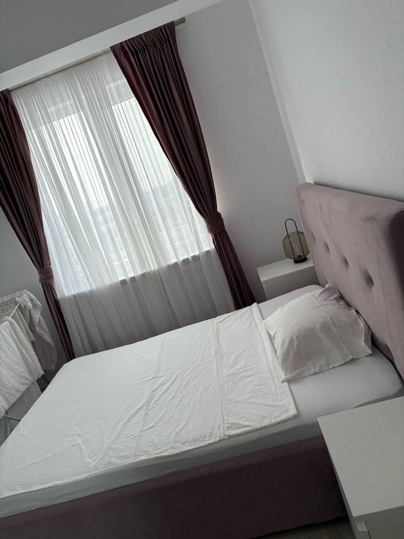Inchiriere apartament 3 camere - Poză 2