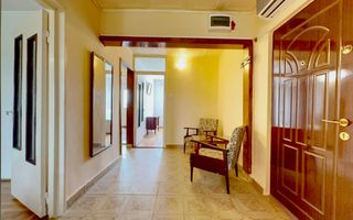 Apartament cu 3 camere de vânzare în zona Aradului - Poză 2