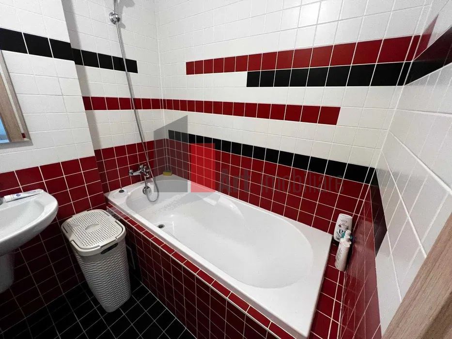 Descoperă Acasă în Inima Naturii - Studio cu Vedere Spre Parcul Tineretului - Poză 4