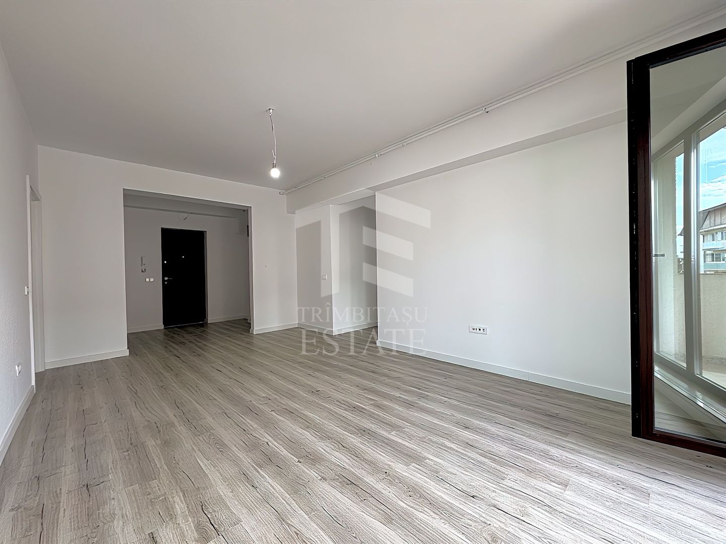 3 camere 88 mp 2 terase 2 băi 2 dressinguri etaj 3/4 lift Sos Cernica - Poză 12