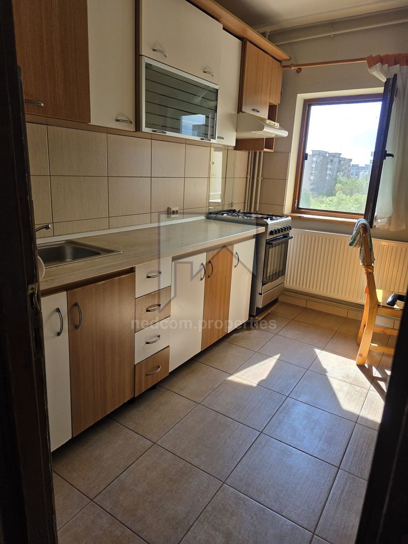 Inchiriere apartament 3 camere str. Novaci - Sebastian - Poză 1
