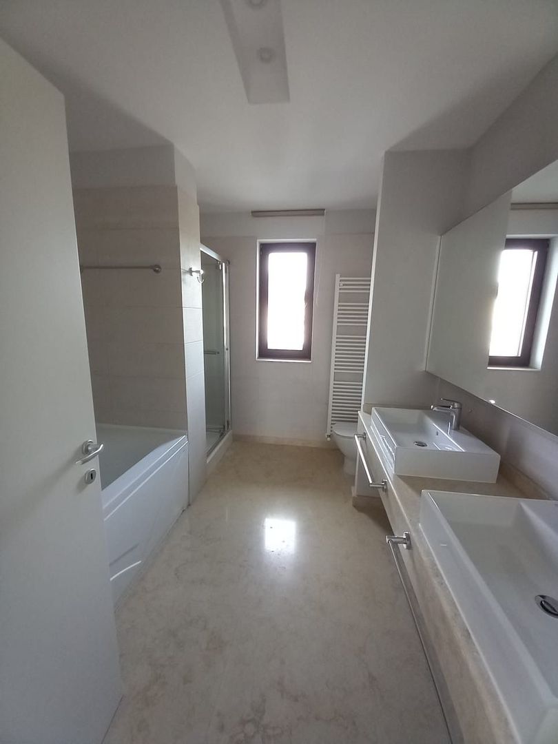 Vila de inchiriat Complex Oxford | Garaj - Poză 9