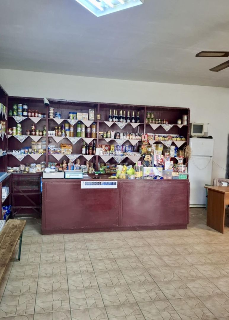 Pret redus Cladire din caramida in Firiteaz, magazinul satesc - Poză 5