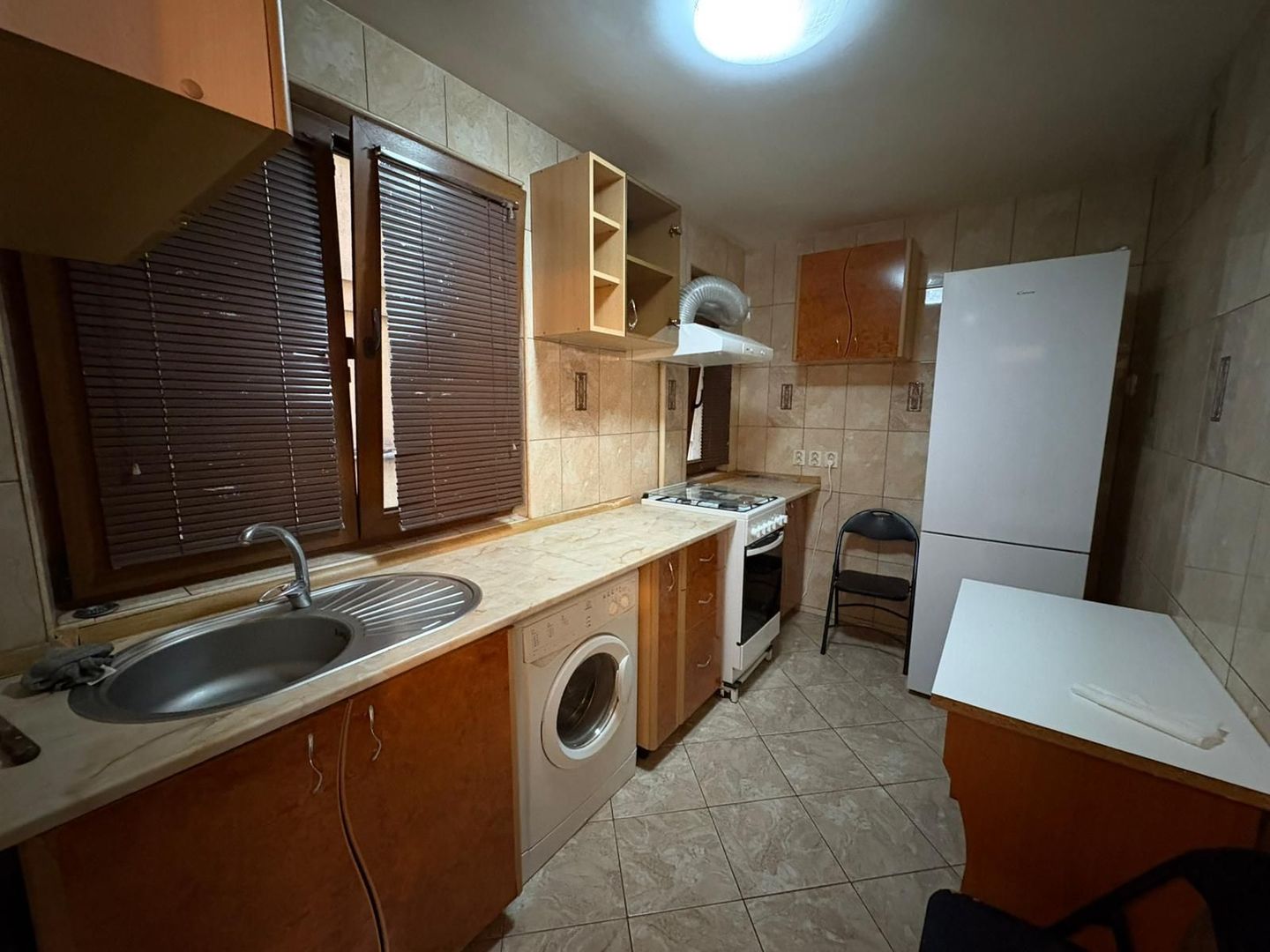 AP. 2 CAMERE EROII REVOLUTIEI, BUCATARIE INCHISA, MODERN, METROU 2 MIN - Poză 7