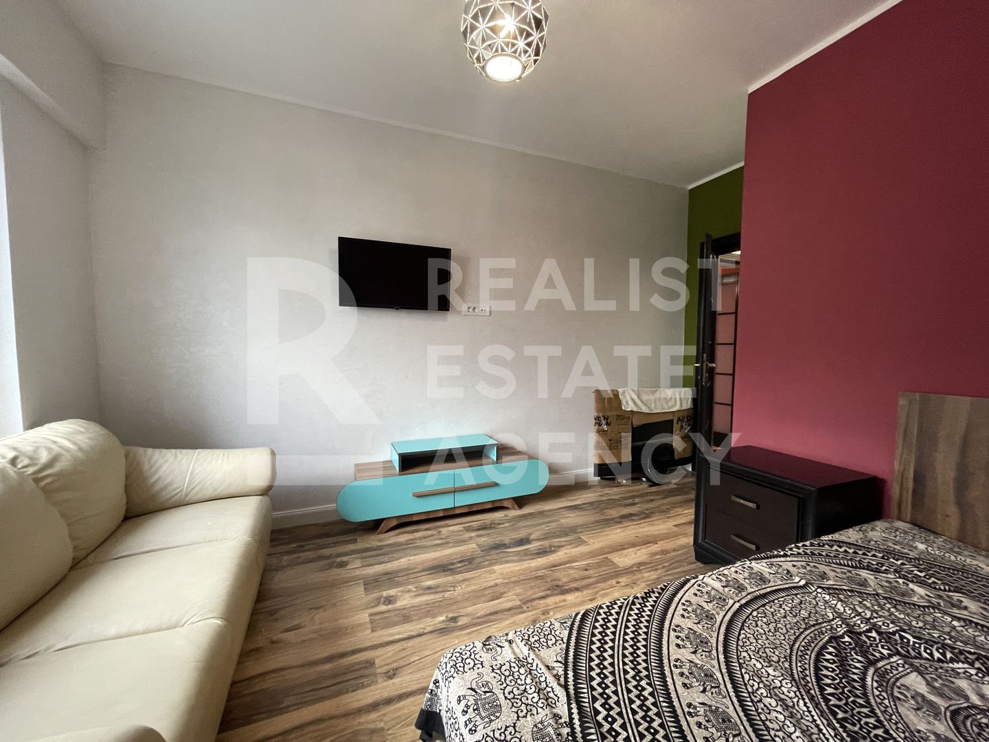 Închiriere apartament 2 camere, 2 locuri de parcare, Royal Town, Iași - Poză 3