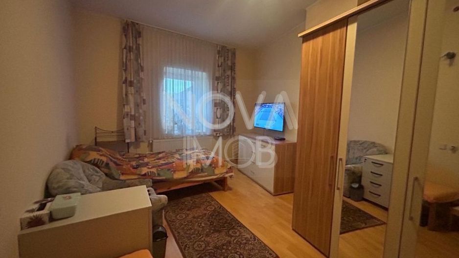 Casa de vanzare 200 mp cu spatiu comercial la parter, strada Lunga - Poză 11