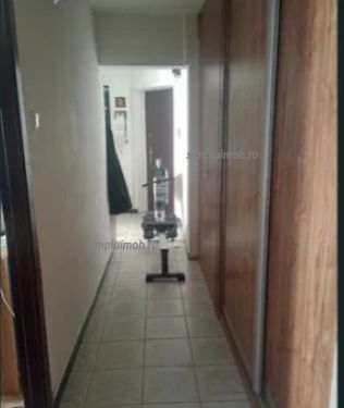 Decomandat parcare etaj intermediar 3 camere Bulevardul Chisinau - Poză 5