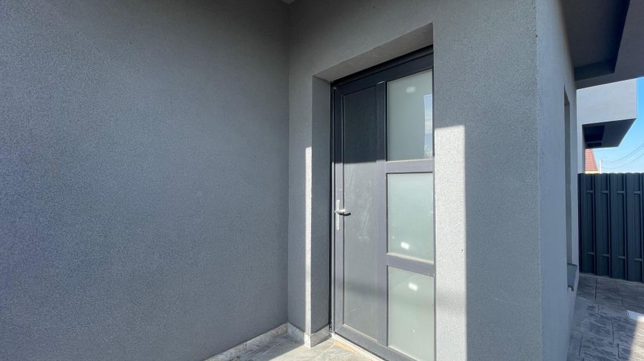 Duplex modern despartit prin baie - Mosnita Noua - Poză 12