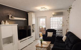 Apartament 4 camere DECOMANDAT – Ultracentral, Bd. Mihai Eminescu - Poză 1