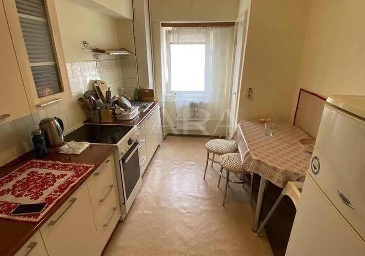 Vanzare un apartament spațios cu 3 camere, situat în Cluj-Napoca. - Poză 4